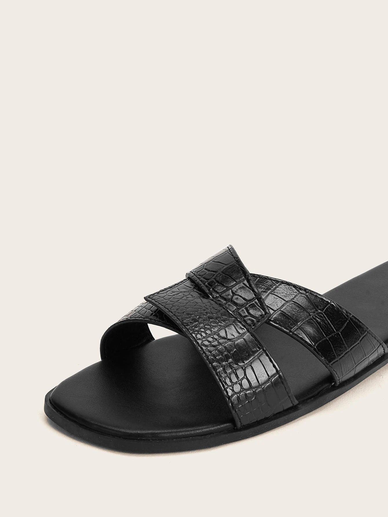 SHEIN - Flat Roman Slipper