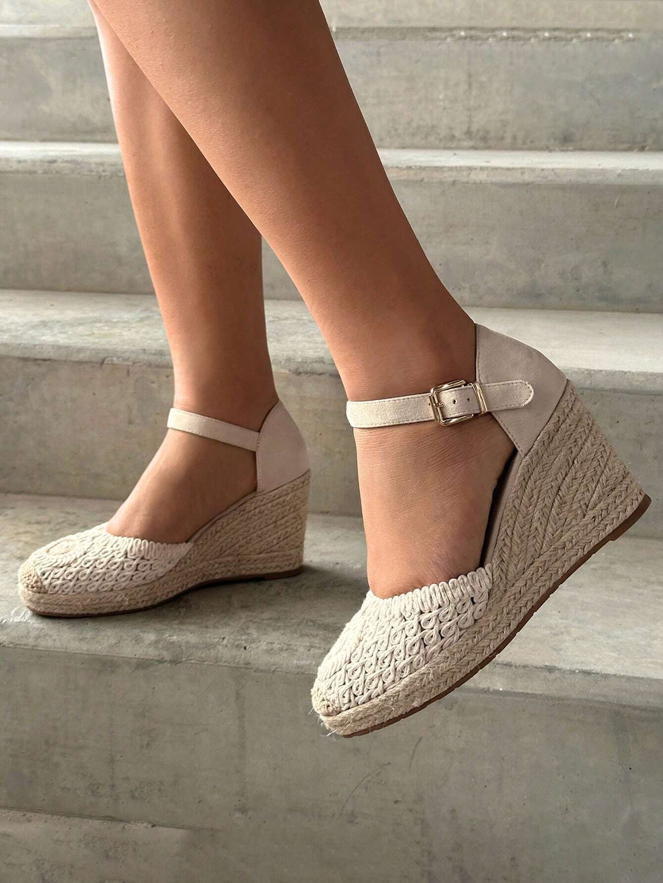 SHEIN - Buckle Detail Wedge Sandals