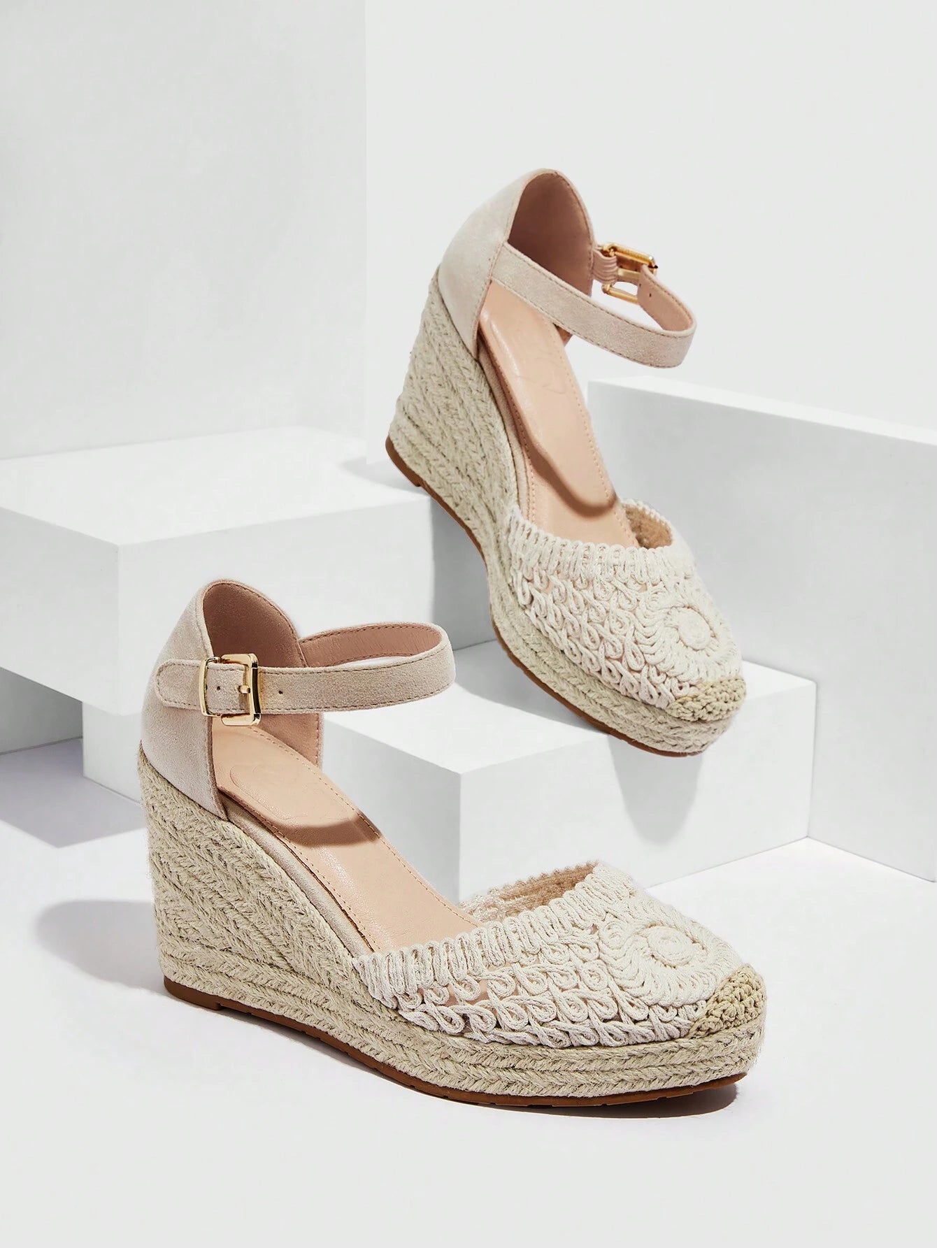 SHEIN - Buckle Detail Wedge Sandals