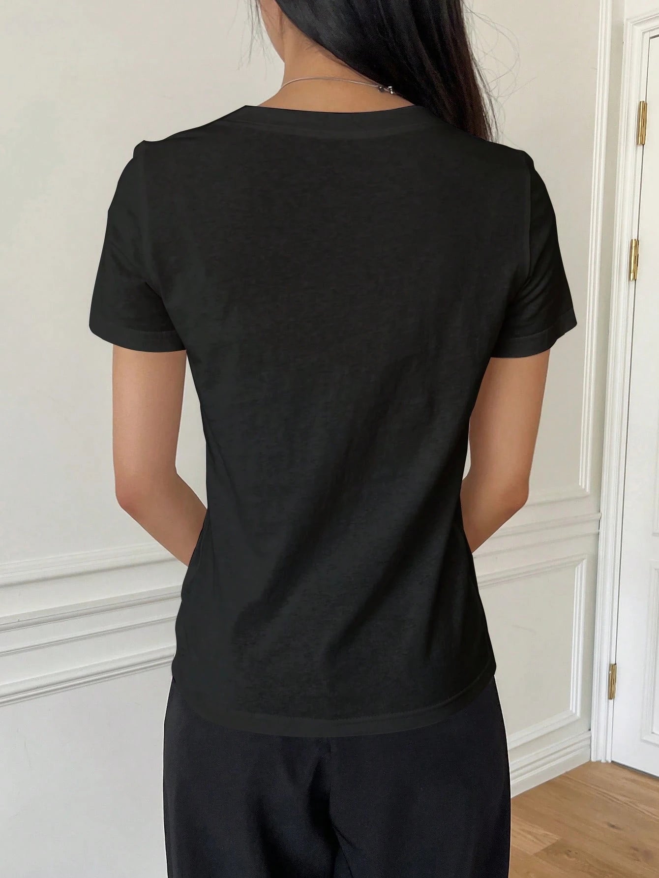 SHEIN - Plain Crew Neck T-Shirt