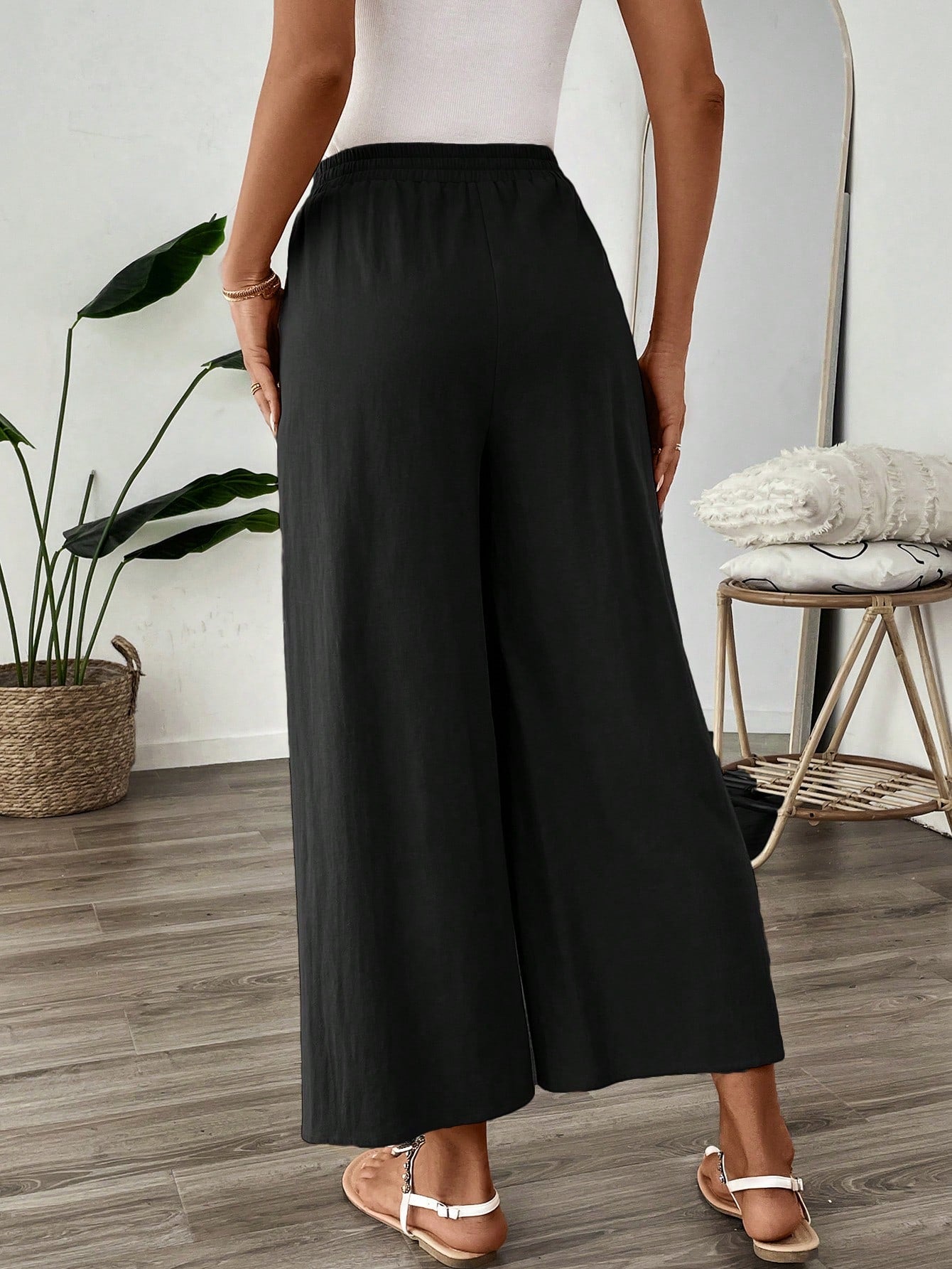 SHEIN - Solid Color Loose Fit Versatile Pant