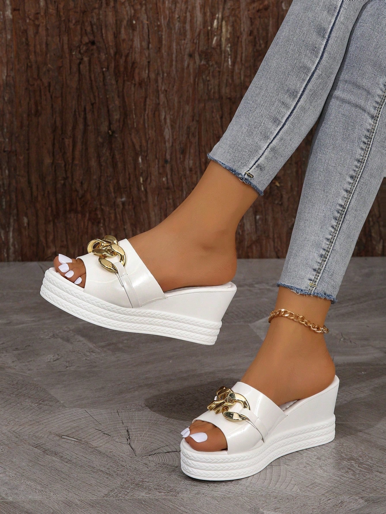 SHEIN -  Decor Chain  Slipper