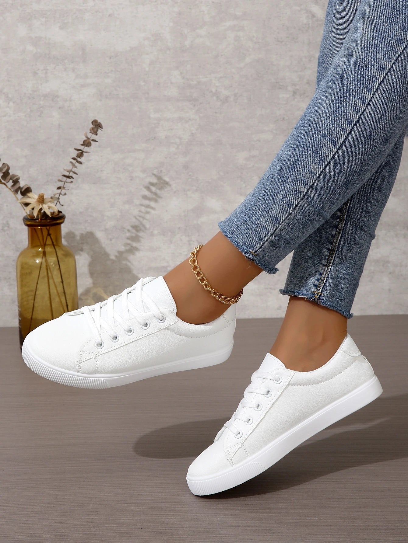 SHEIN -  Solid Casual Sneakers