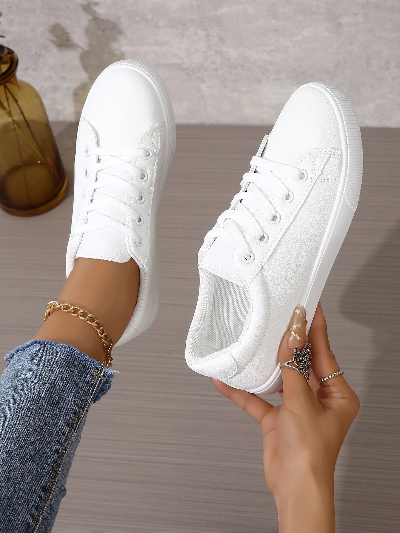 SHEIN -  Solid Casual Sneakers