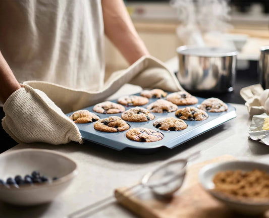 JOSEPH JOSEPH - Nest™ Bake Non-Stick 12 Cup Muffin Tray