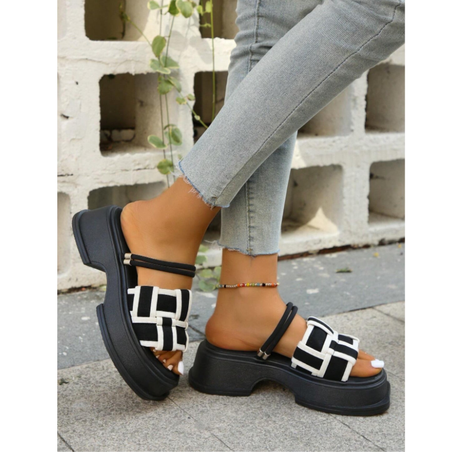 SHEIN - Checkered Pattern sandals