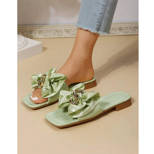 SHEIN - Chain & Bow Decor Slide slippers