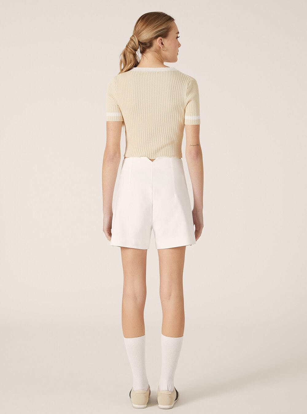 ALCOTT Womens Bottoms ALCOTT - Solid Double pleated shorts