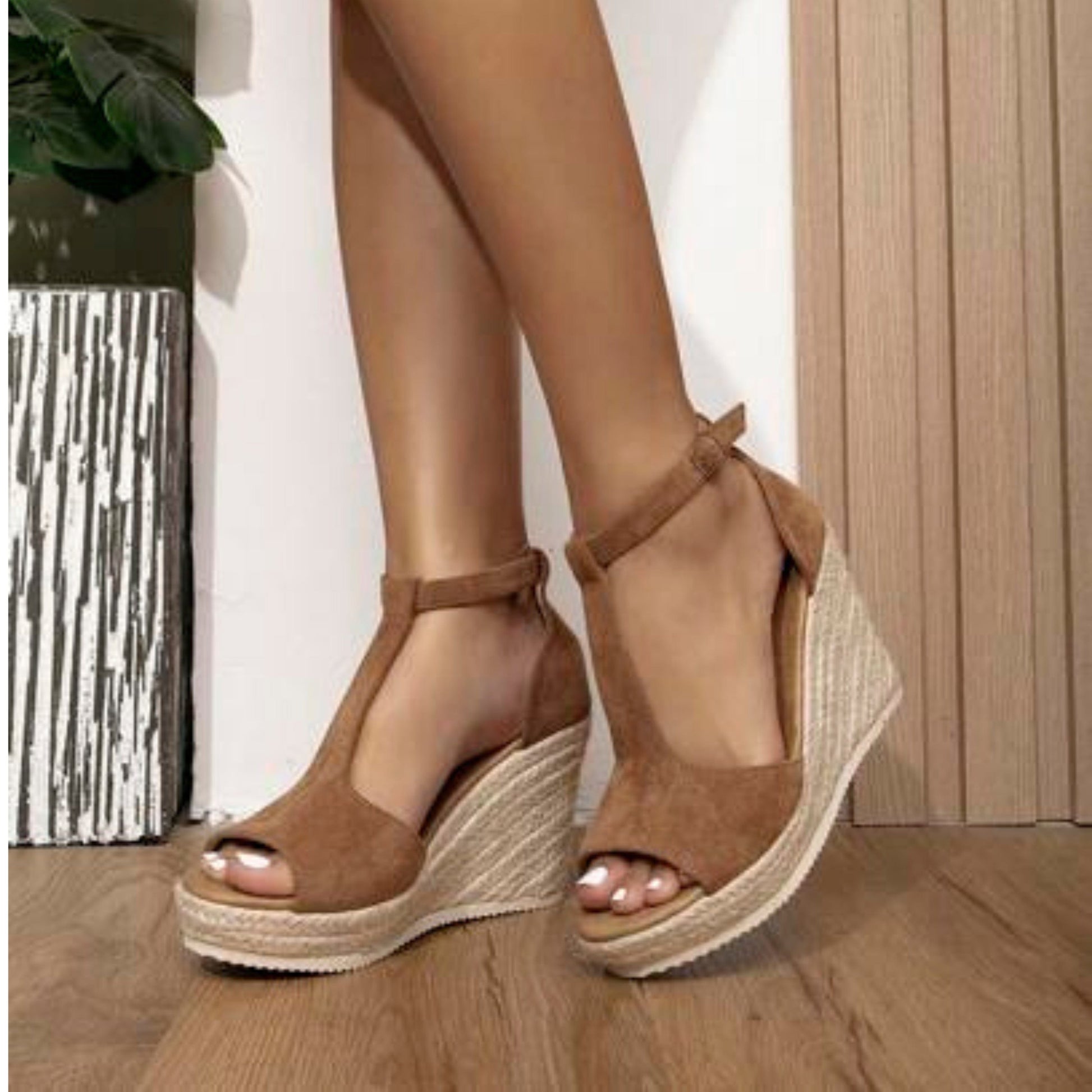 SHEIN Shein Womens Shoes 38 / Brown SHEIN - Wedge heel open toe sandals